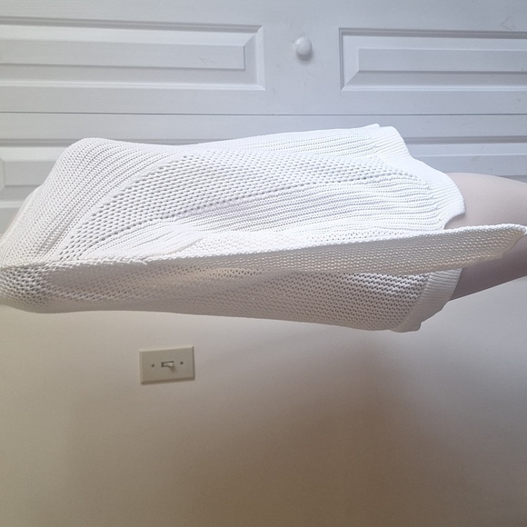 Express Minimalist Oversized RelaxedFit White Crew Neck Cotton Knit Sweater Sz S - Picture 2 of 8